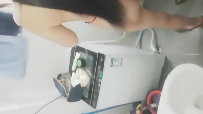 요염한 젊은 부인이 절친과 함께 놀다